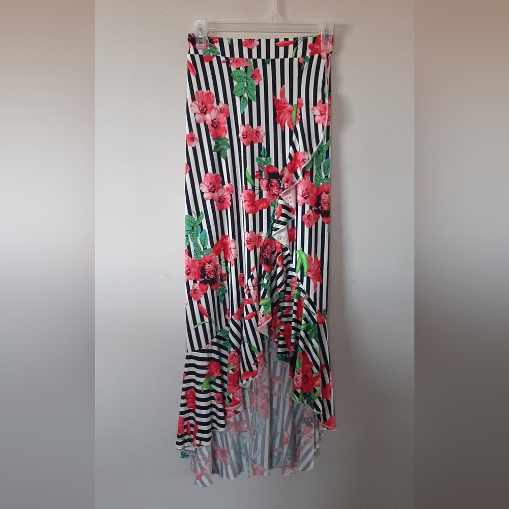 Me 2 Magic Skirt ~ Small